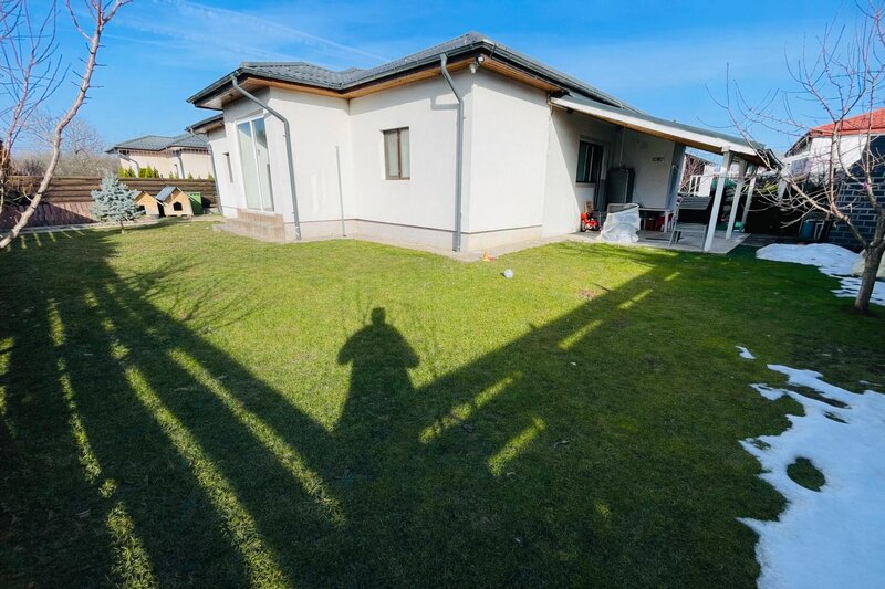 Domnesti Ilfov casa parter 3 dormitoare + panouri/baterii